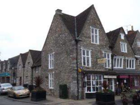2 Bedroom End of Ter...